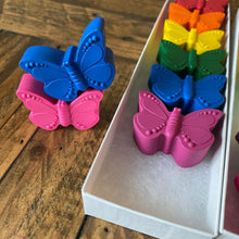 Load image into Gallery viewer, Butterflies shaped Crayons Set
